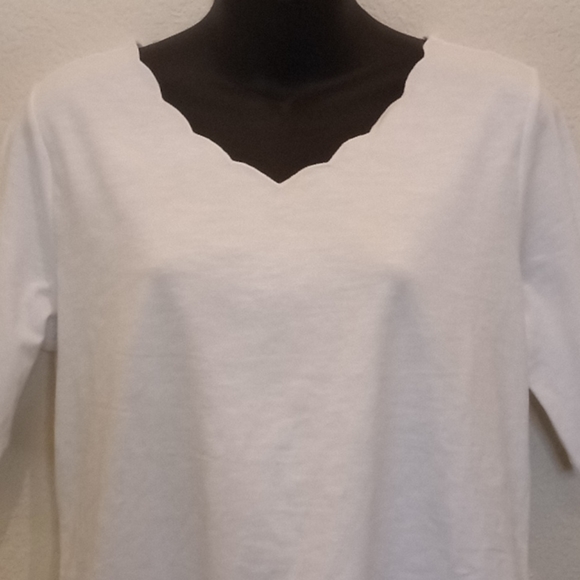 Lemon Way White Scalloped Neck Knit Top - Picture 5 of 13